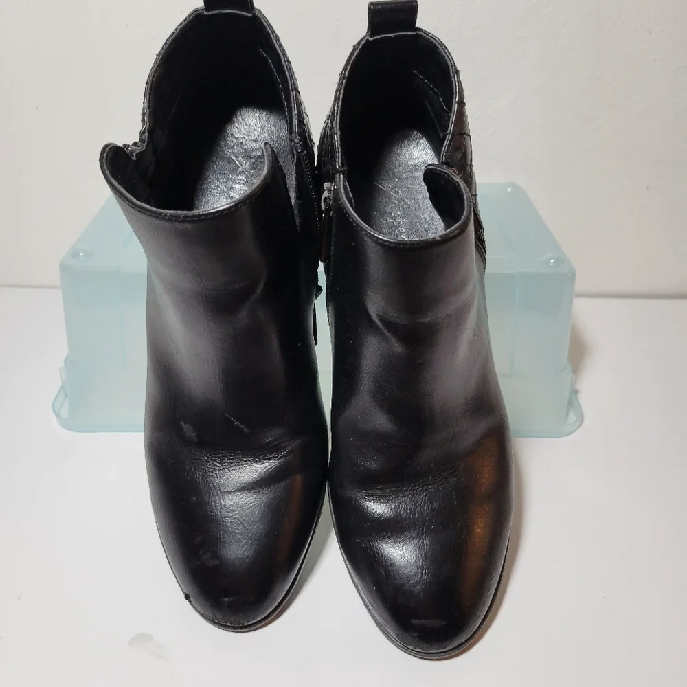 Womens Xappeal Stewie Black zip up low heel Ankle boots size 7.5